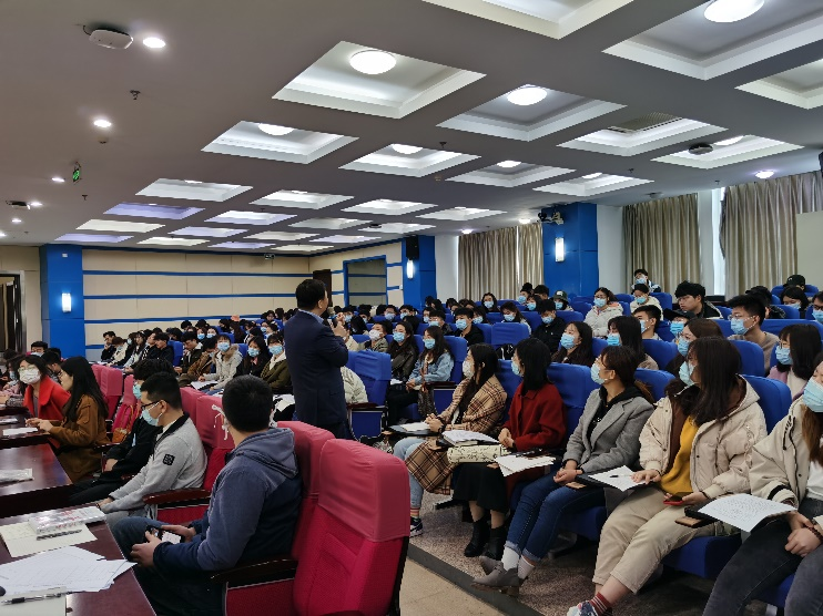 经济学院成功举办“我的创业之路”学术讲座 聚焦教育咨询行业未来